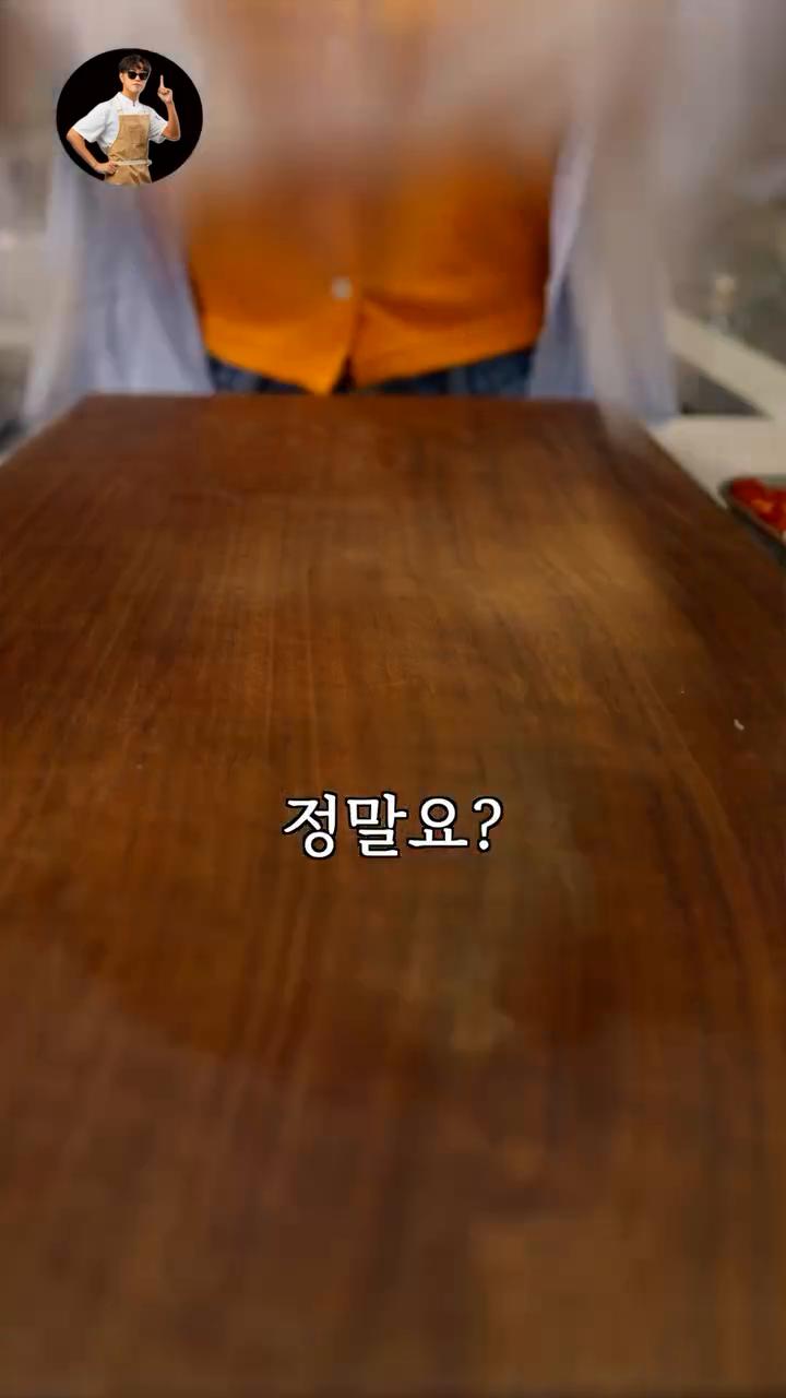 닭을 썰어 준비합니다.